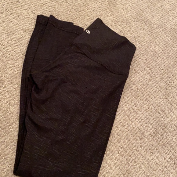 Women’s Lululemon align pants. Sz6 black print - Picture 4 of 4